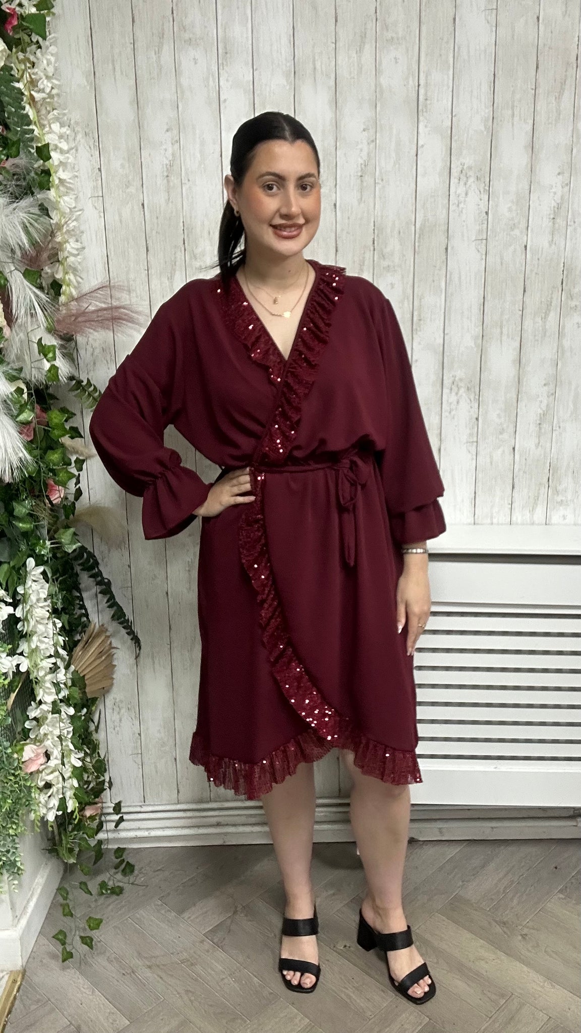 Holly Onesize 16-20 £27.99