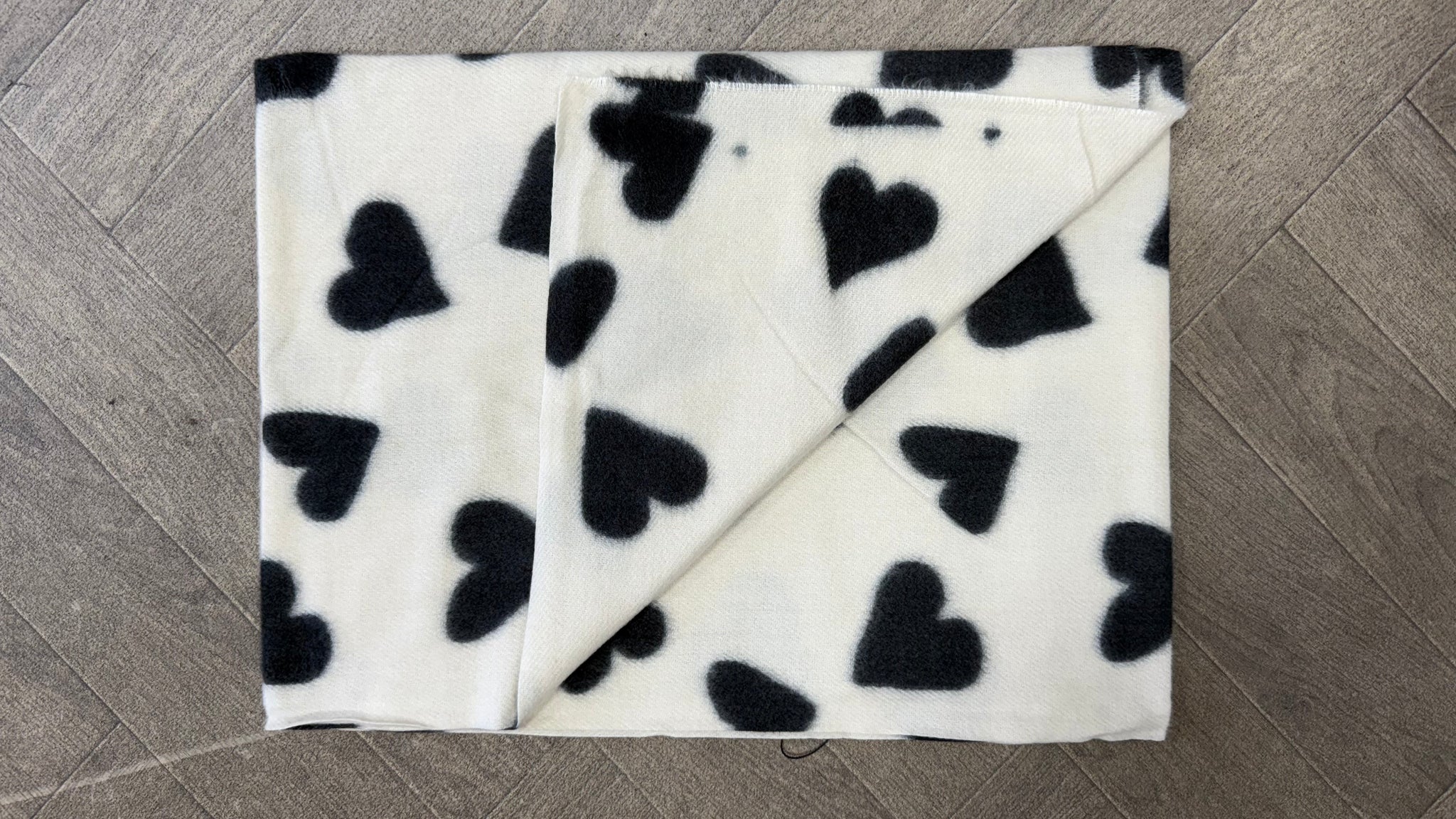 Hearts scarf