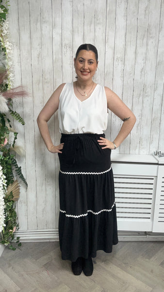 Chloe skirt onesize 12-16 £9.99