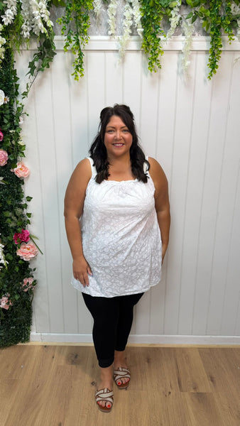 Vest onesize 18-24 £17.99