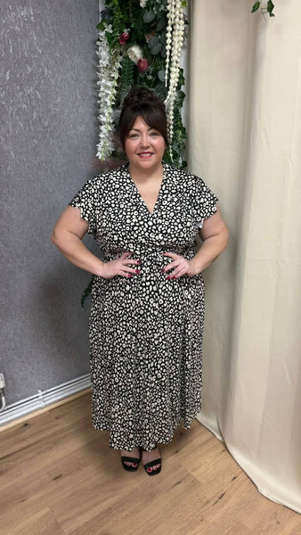 Yazmin onesize 16-28 £29.99