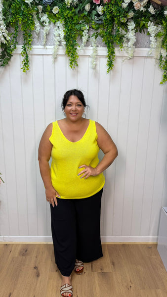 Knitted vest onesize 16-24 £17.99