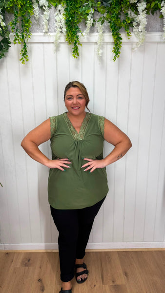 Polly Onesize 16-24 £12.99