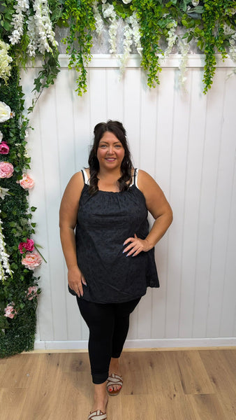 Vest onesize 18-24 £17.99