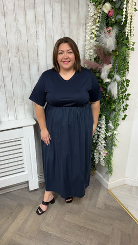 Laura navy onesize 16-26 £28.99