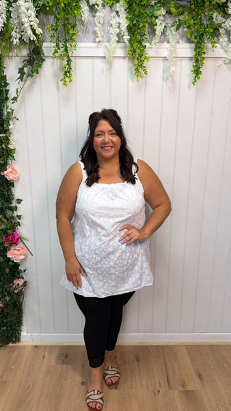 Vest onesize 18-24 £17.99