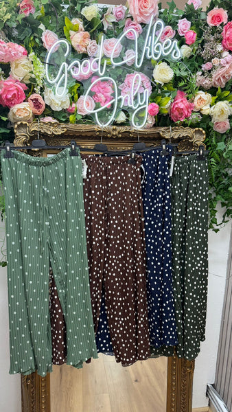 Pleated trousers Onesize 16-24 £21.99
