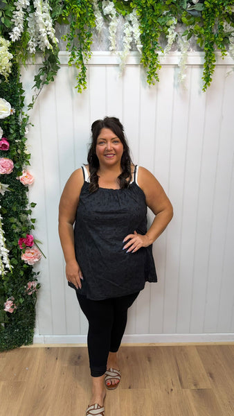 Vest onesize 18-24 £17.99