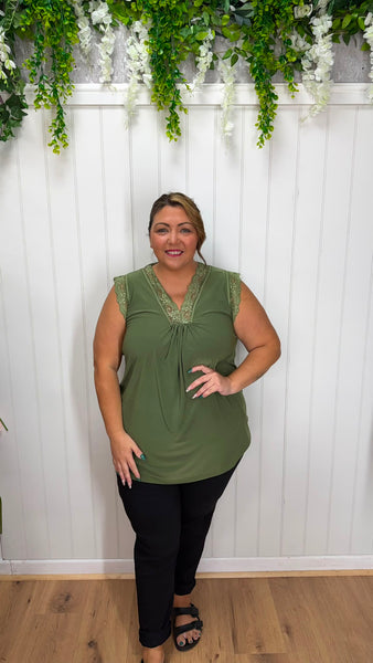 Polly Onesize 16-24 £12.99