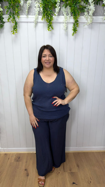 Knitted vest onesize 16-24 £17.99