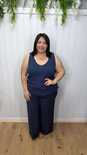Knitted vest onesize 16-24 £17.99