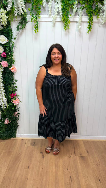 Leanne Onesize 16-24 £19.99