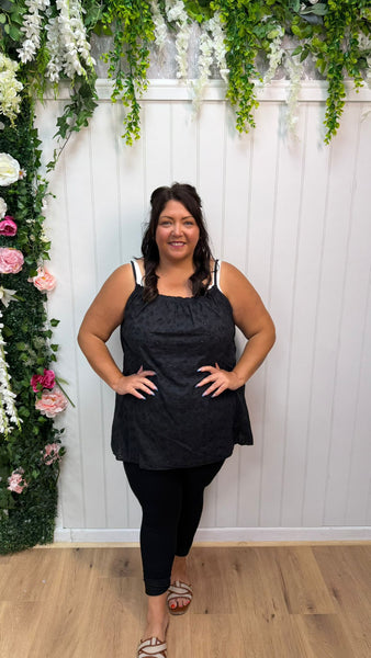 Vest onesize 18-24 £17.99