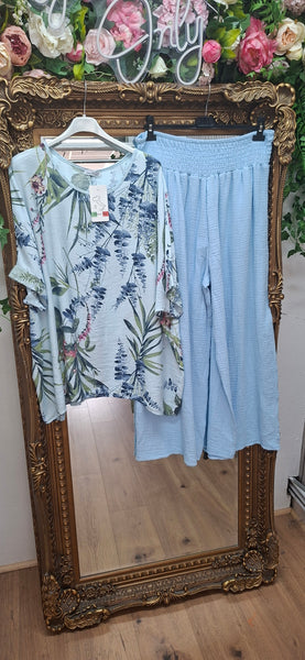 Jess tops onesize 18-24 £21.99