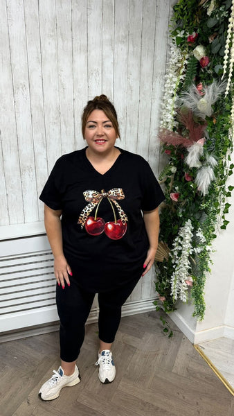 Cherry black onesize 16-24 £17.99