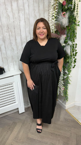 Laura Black onesize 16-26 £28.99