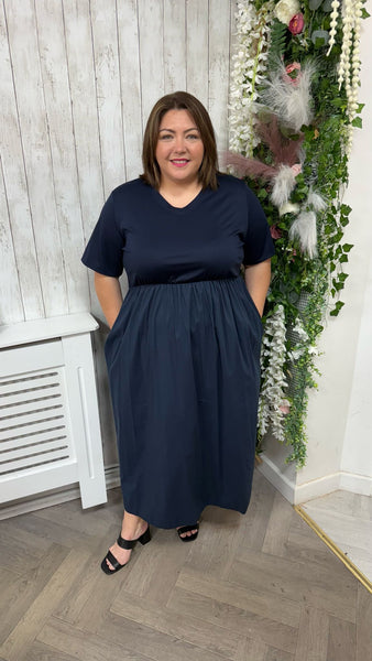 Laura navy onesize 16-26 £28.99