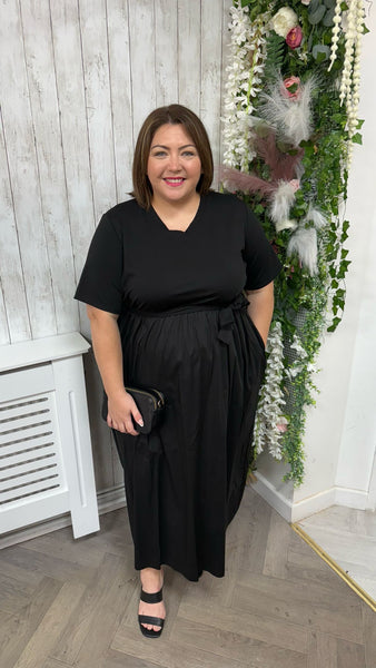 Laura Black onesize 16-26 £28.99