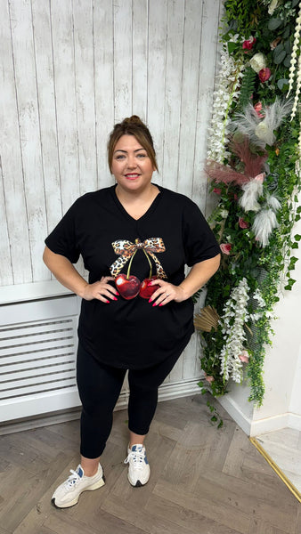 Cherry black onesize 16-24 £17.99