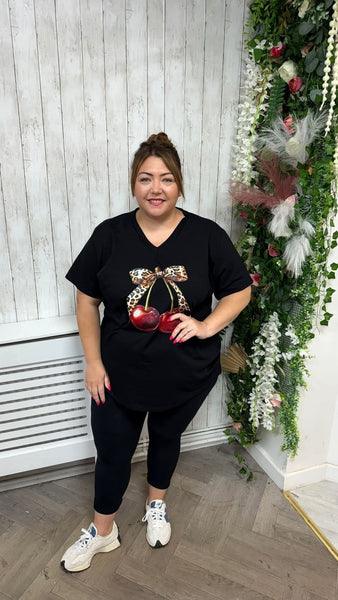 Cherry black onesize 16-24 £17.99